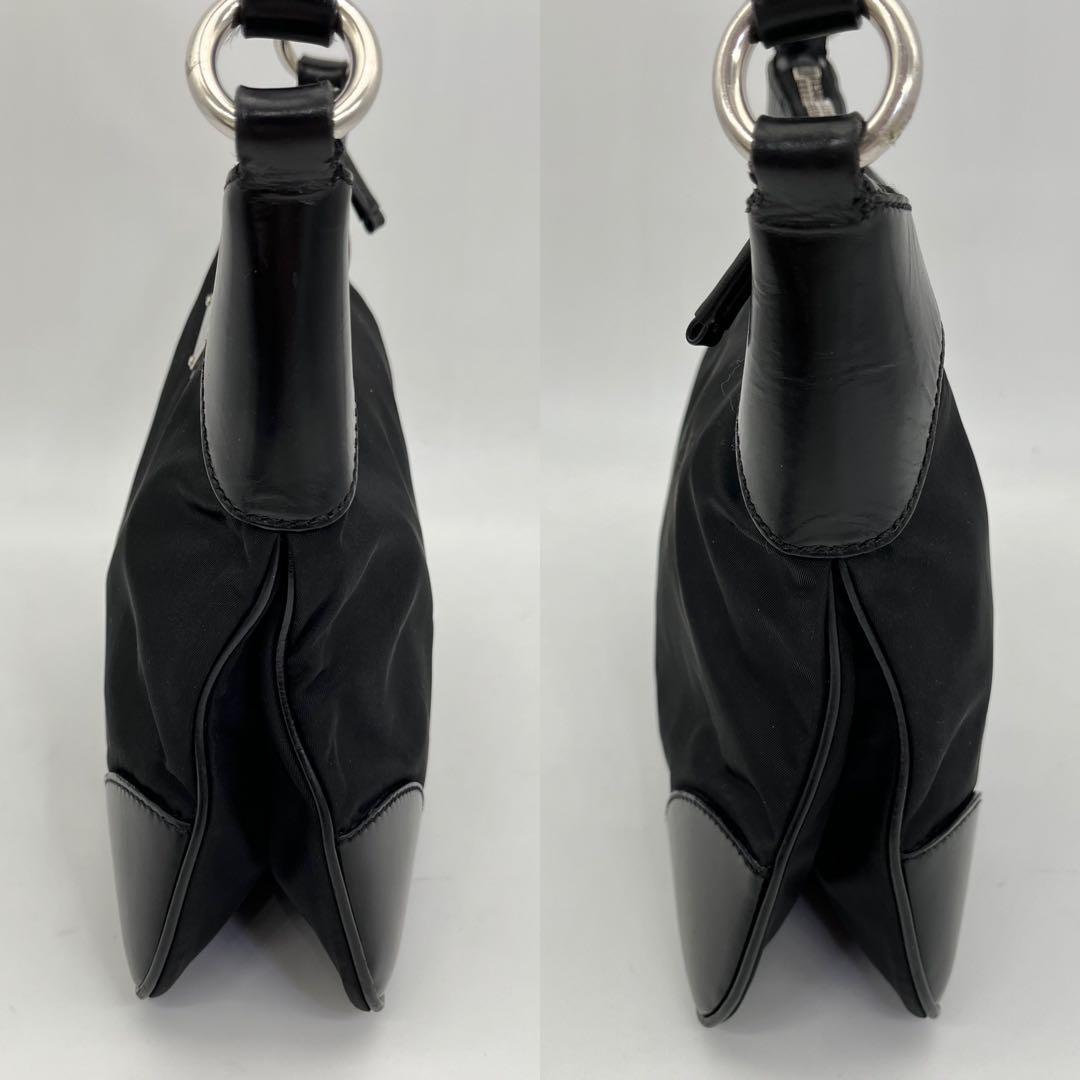 PRADA ショルダーバッグ 斜めがけ トライアングルロゴ テスートナイロン 黒