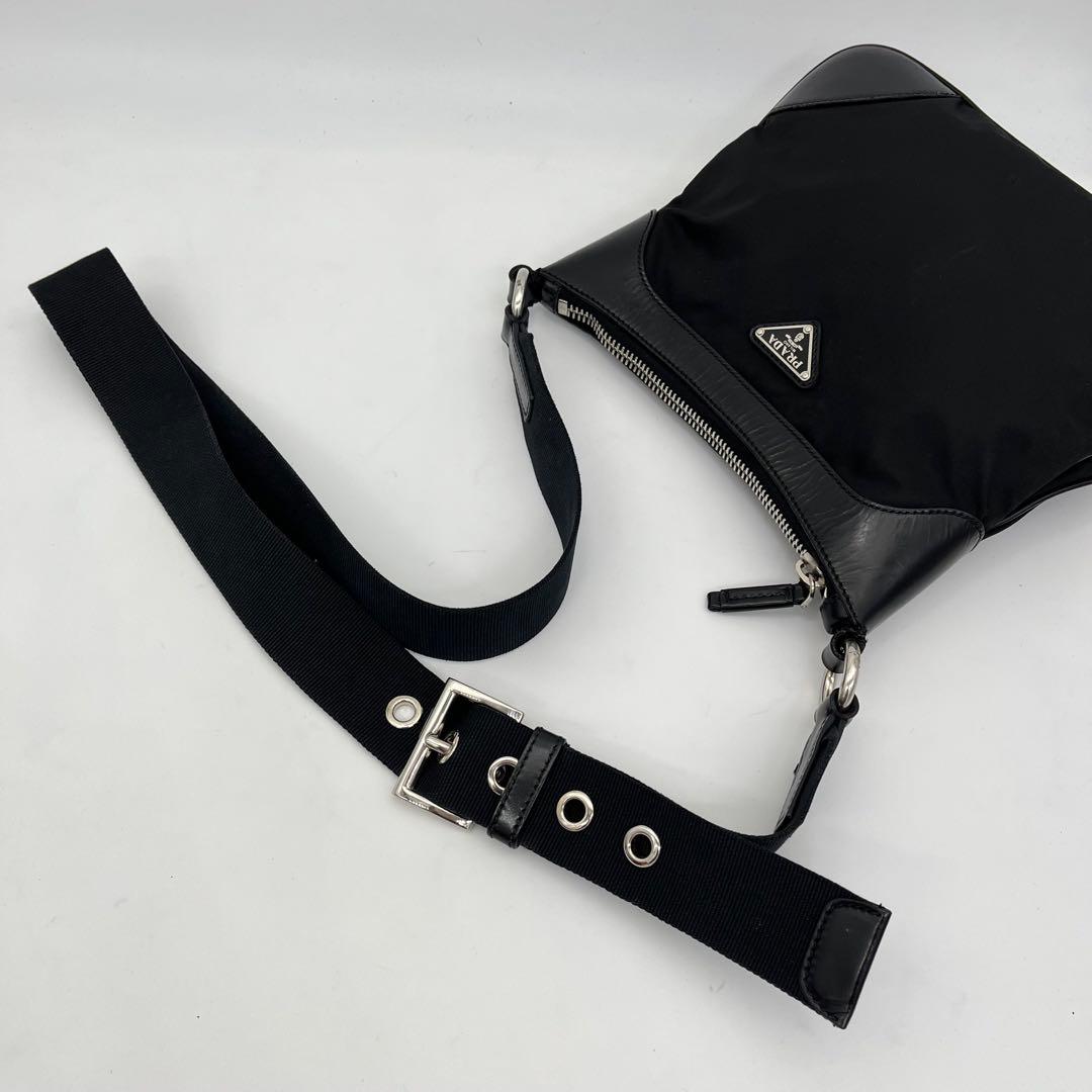 PRADA ショルダーバッグ 斜めがけ トライアングルロゴ テスートナイロン 黒