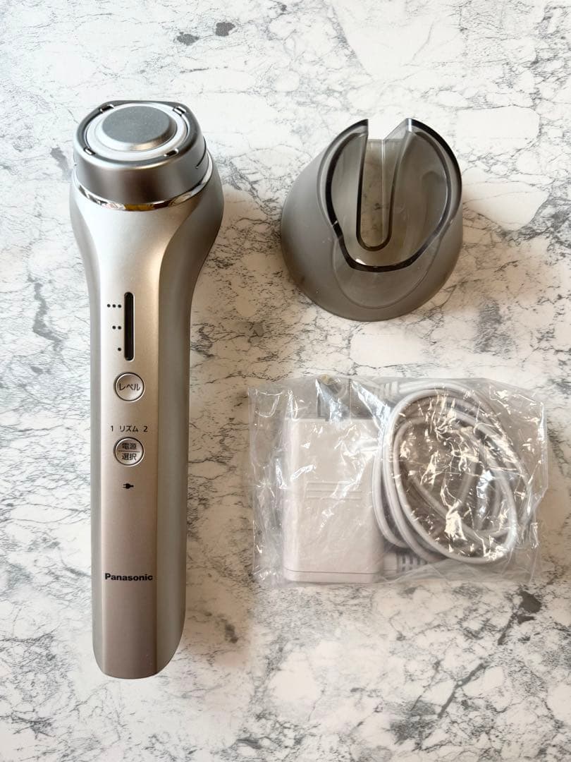 【美品】RF美顔器　Panasonic EH-SR73 ゴールド