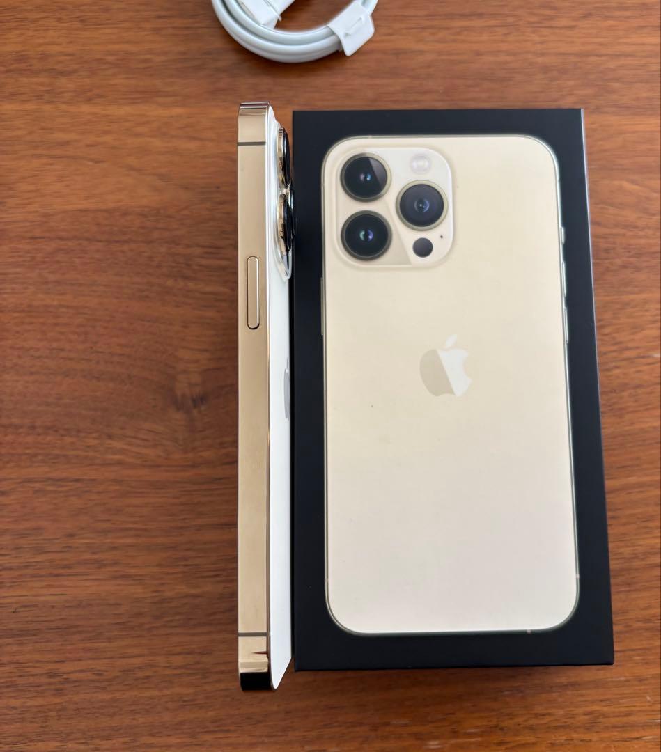 美品　iPhone13 Proゴールド　256GB