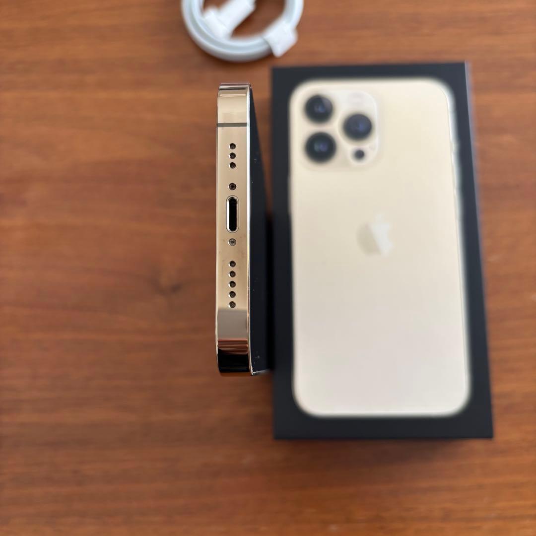 美品　iPhone13 Proゴールド　256GB
