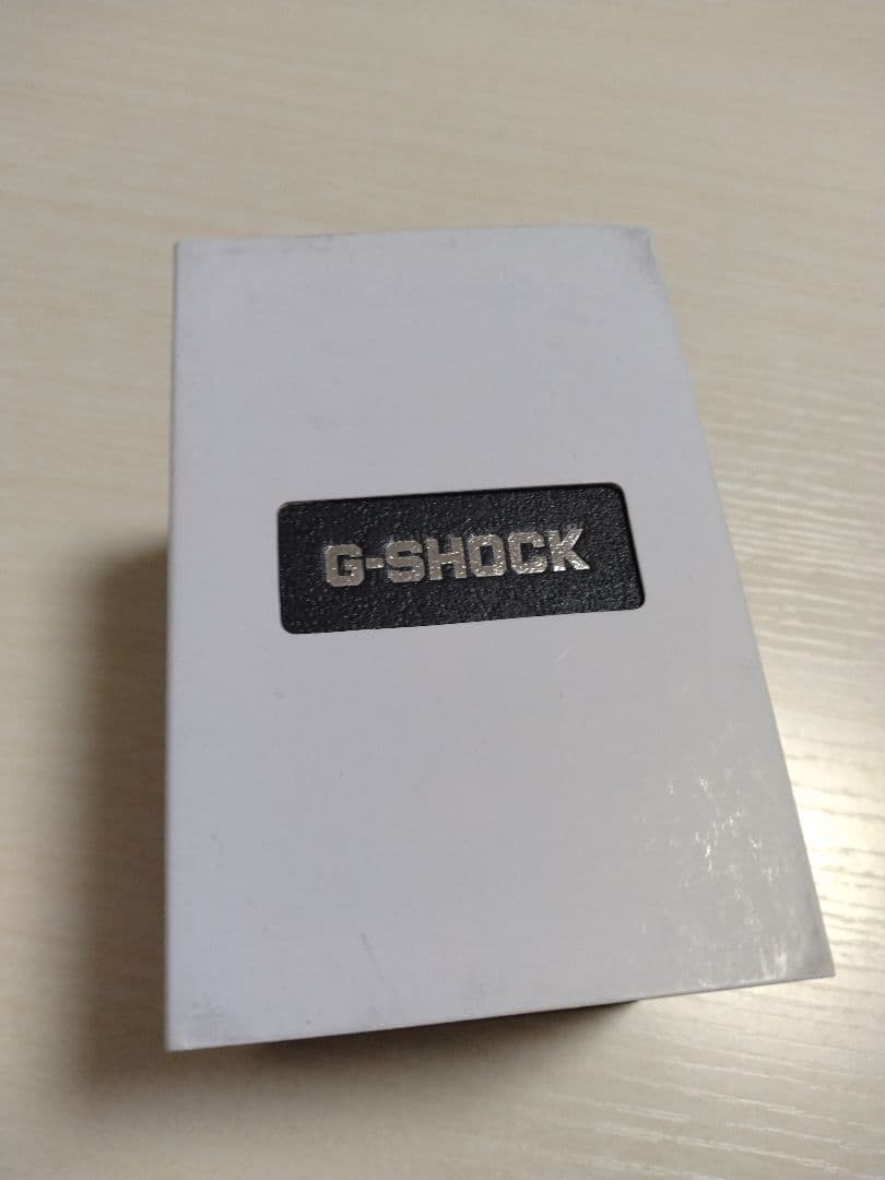 【美品】G-SHOCK　デジタル　シルバー　GM-5600