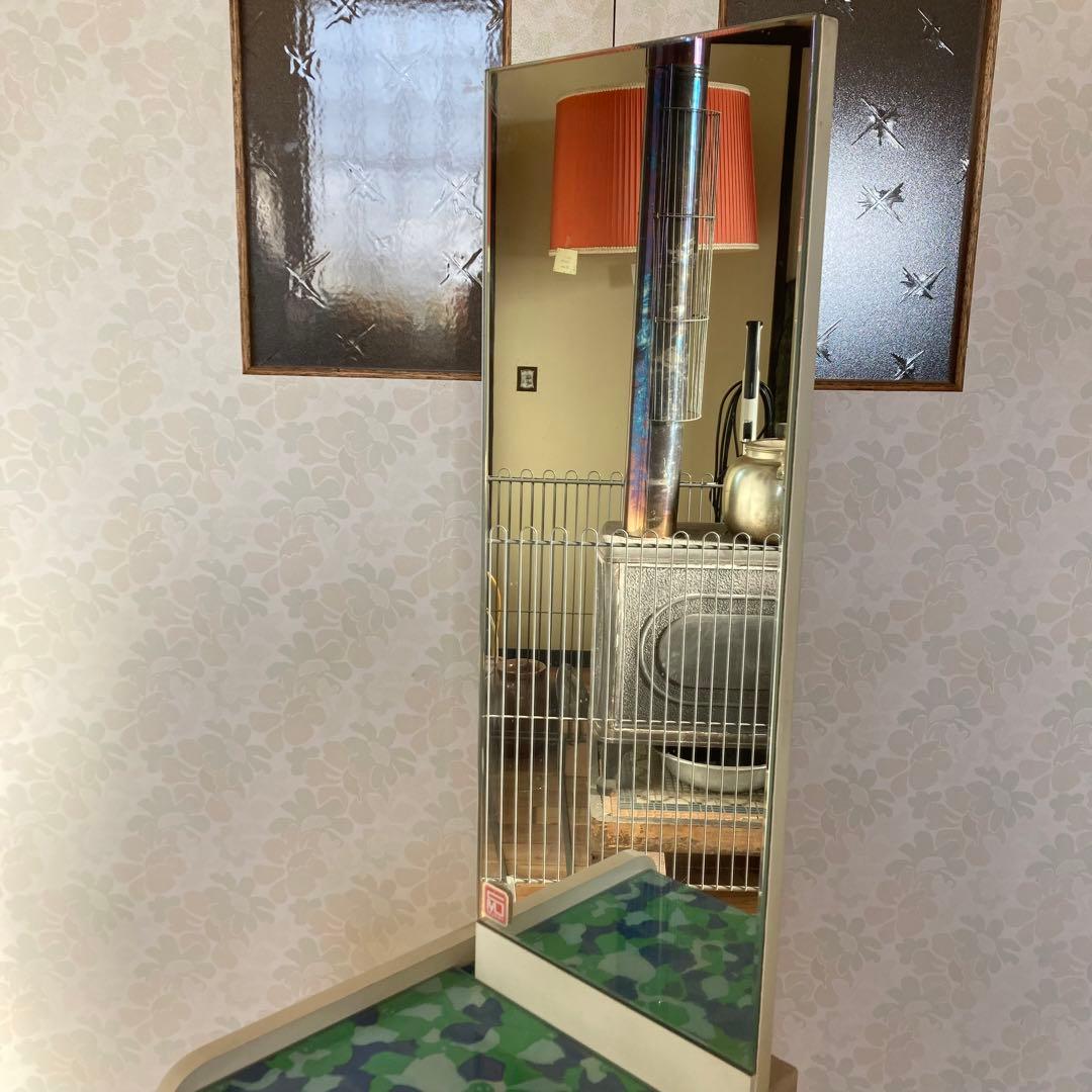 レトロポップなドレッサー