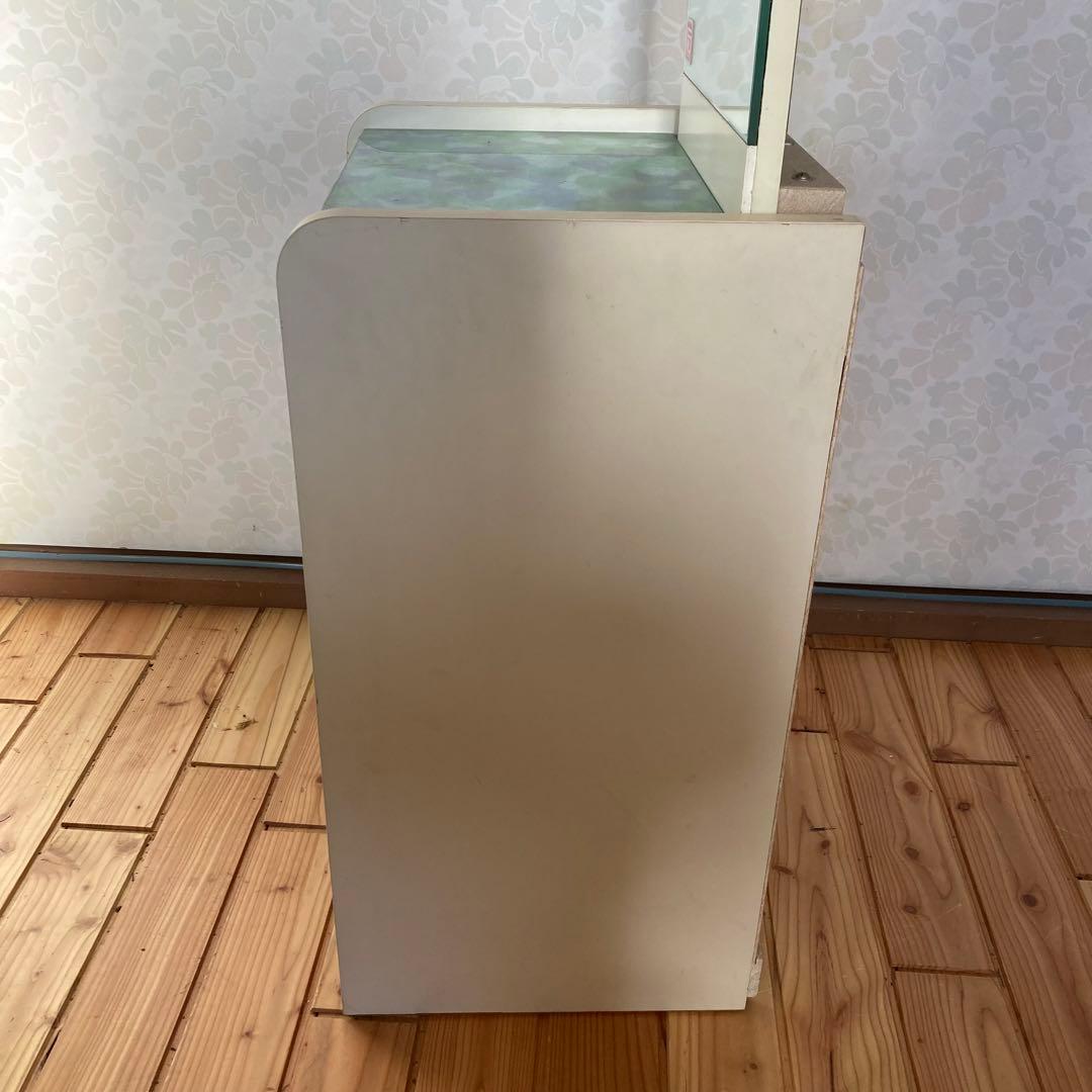 レトロポップなドレッサー