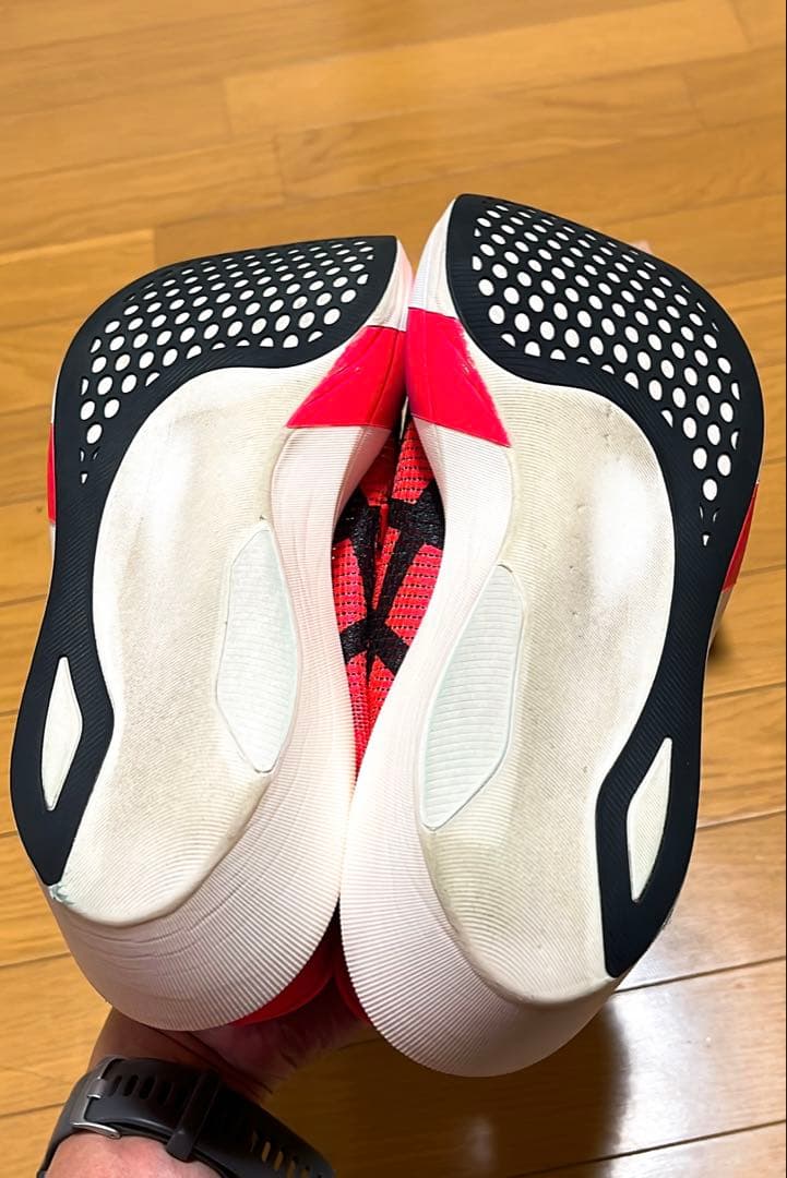 美品 アシックス メタスピードエッジ TOKYO 26.5