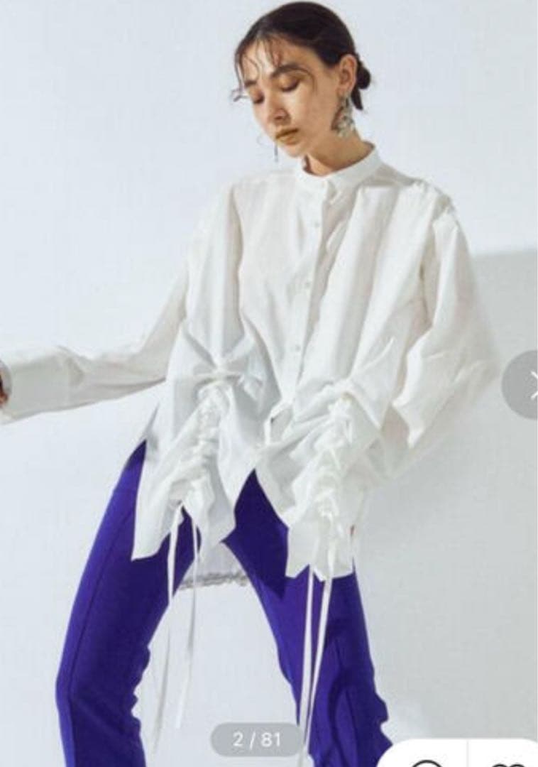 UN3D. ヘムギャザーシャツ