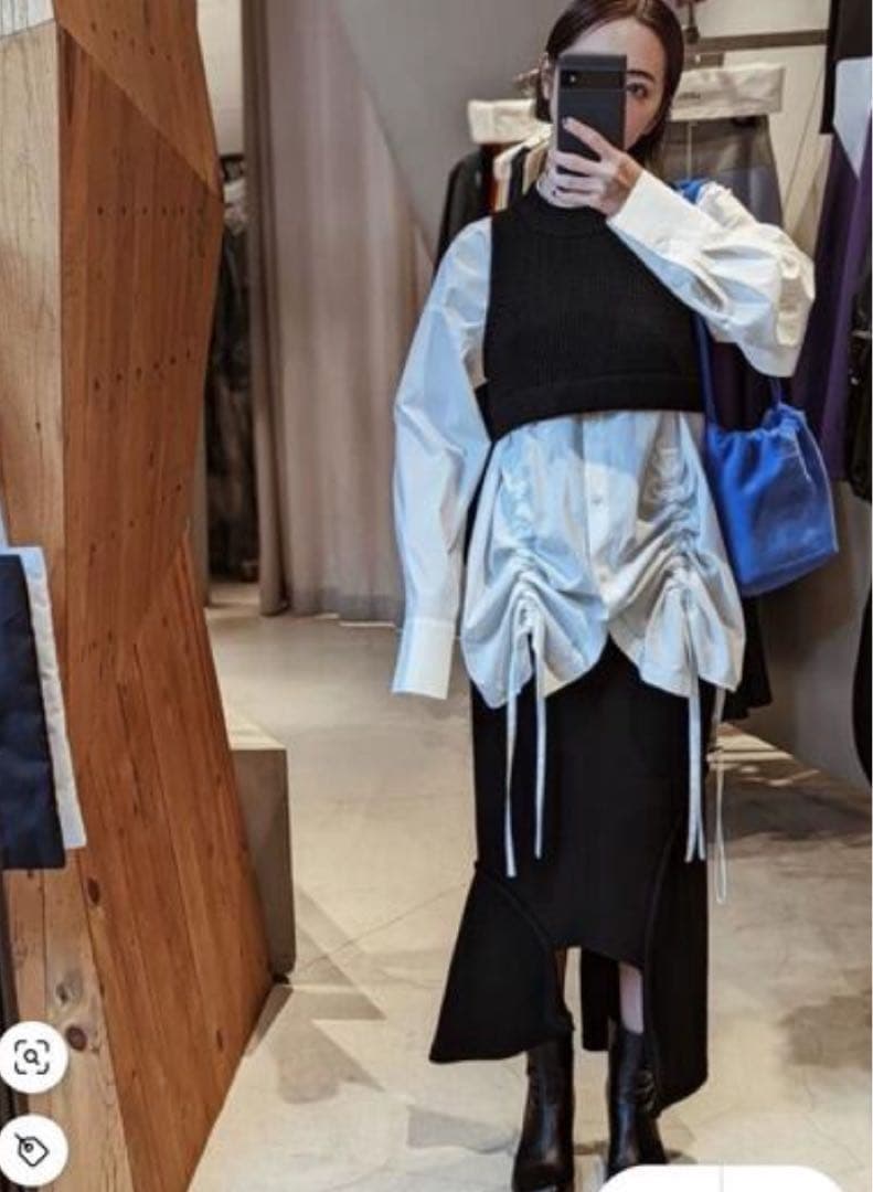 UN3D. ヘムギャザーシャツ