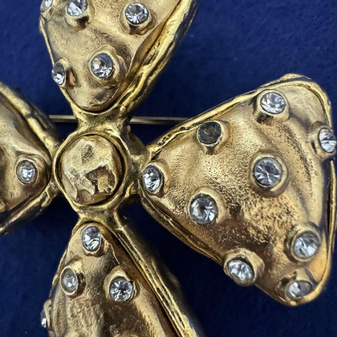 シャネル　CHANEL ヴィンテージ　ブローチ　アクセサリー　ゴールド　レトロ