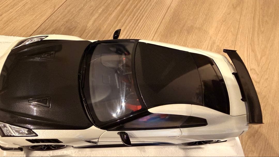 AUTOart NISSAN R35 GT-R NISMO ホワイトパール