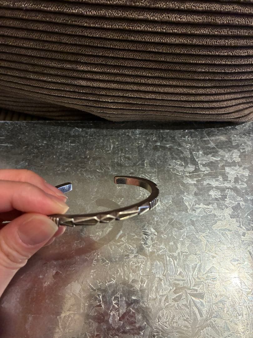 ジェニファーカーティス　シルバーバングル