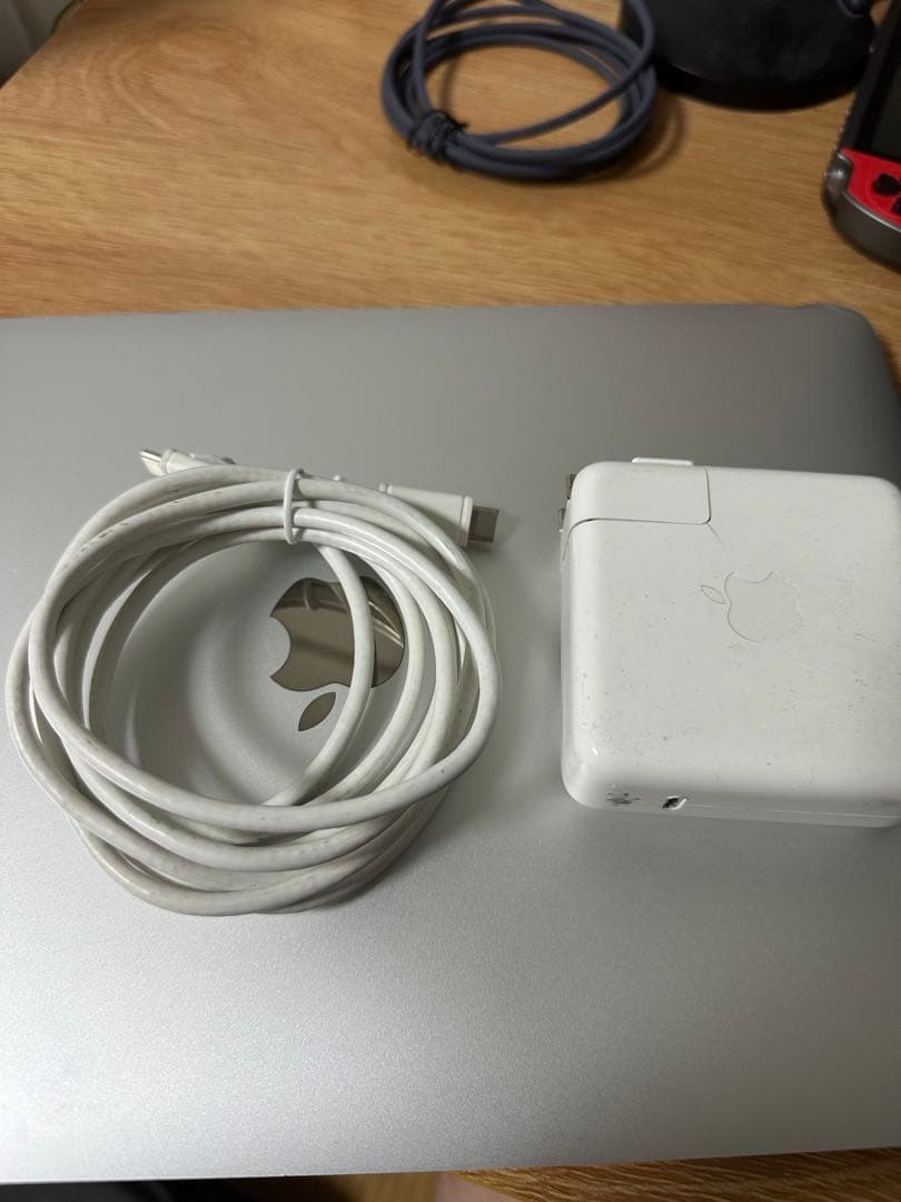MacBook Air シルバー2019 8/256GB
