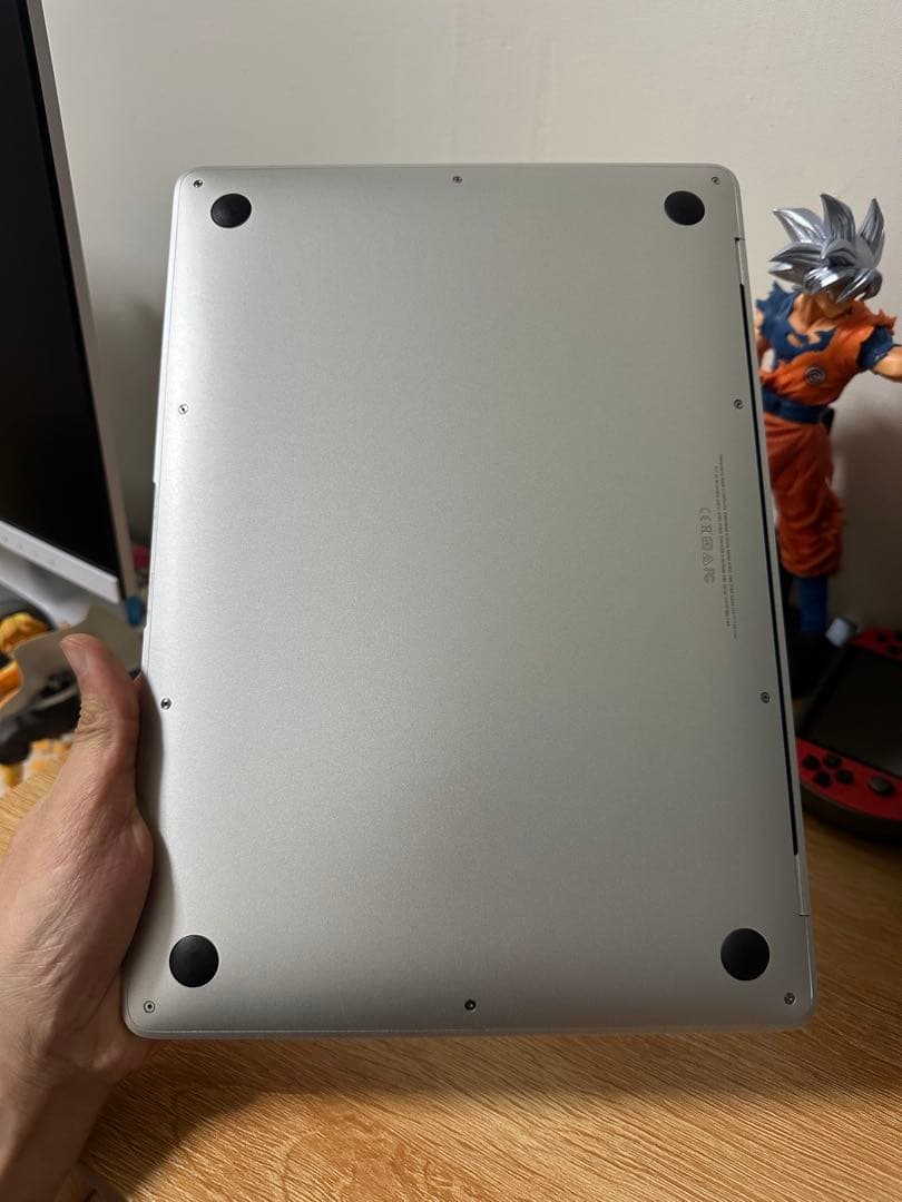 MacBook Air シルバー2019 8/256GB