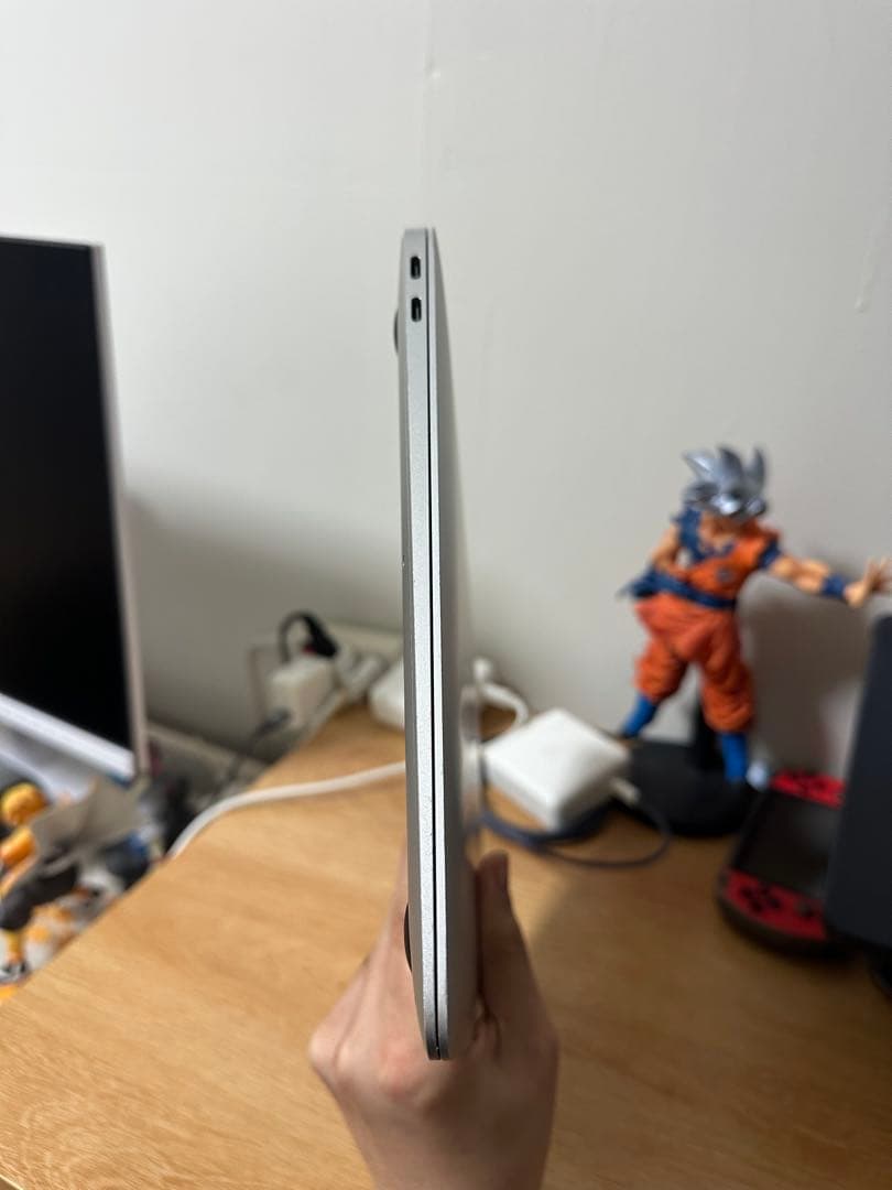 MacBook Air シルバー2019 8/256GB