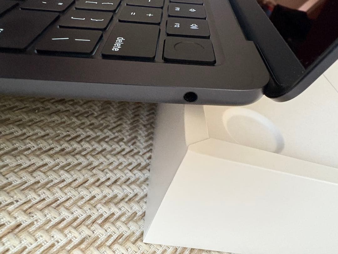 Apple MacBook air m3 ミッドナイト　13インチ