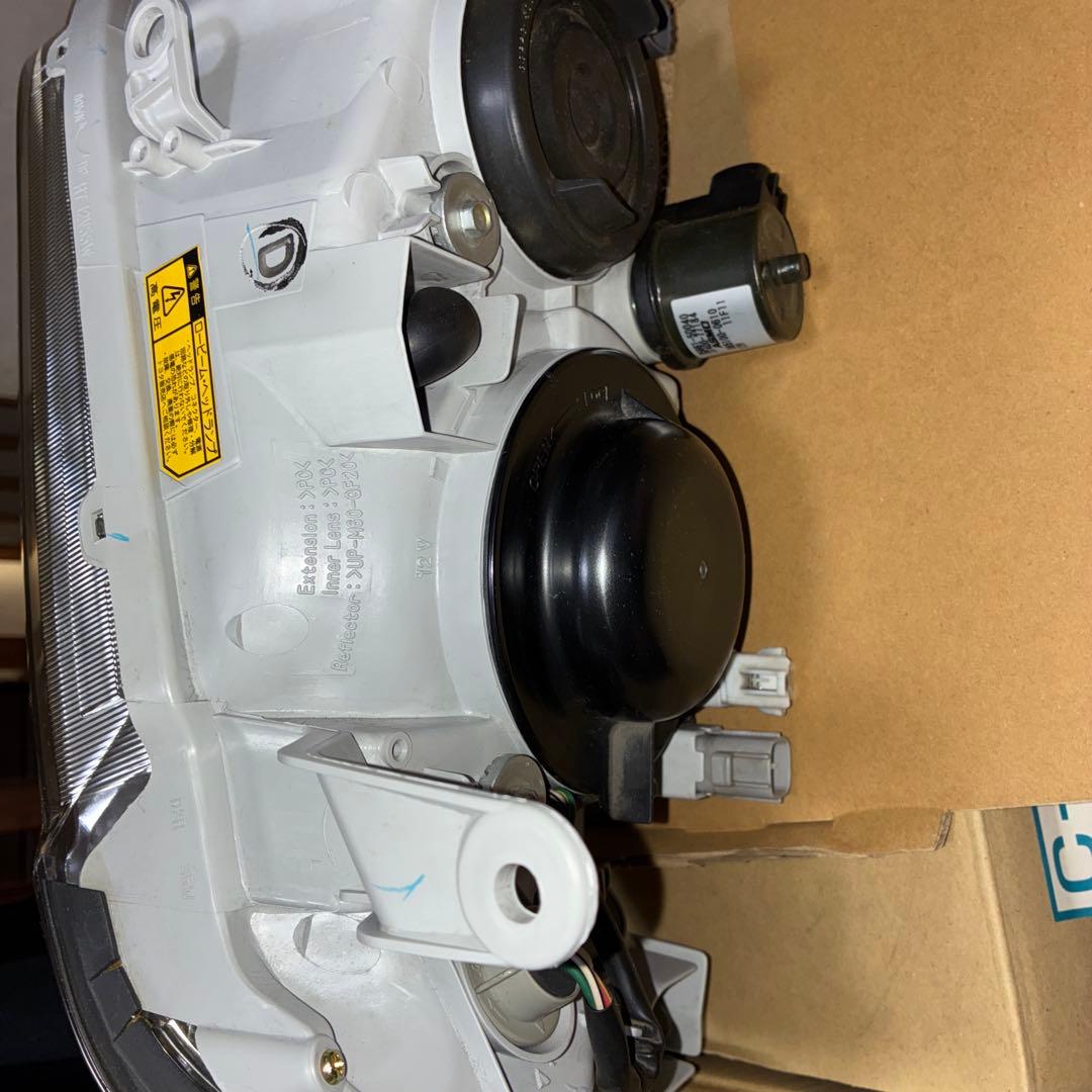 激安 新品ヘッドランプASSY LHのみ 81160-3A850 17クラウン用