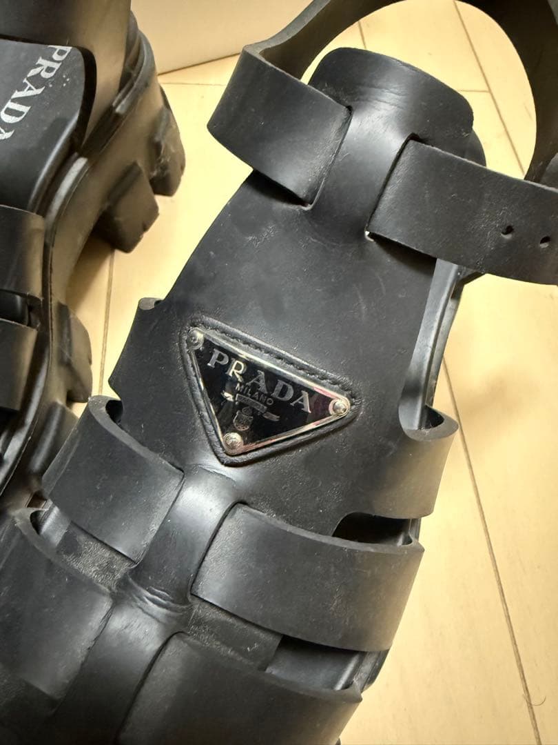 PRADA グルカサンダル