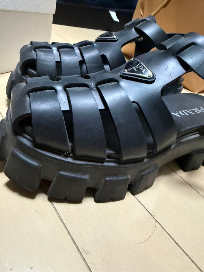 PRADA グルカサンダル