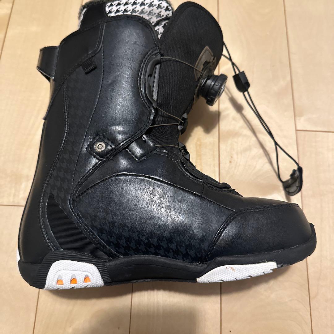 美品　HEAD ダイヤル式　スノーボードブーツ(女性用) 黒