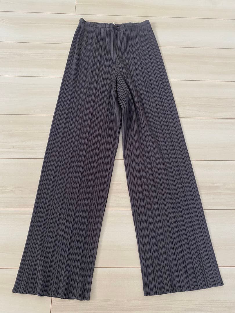 そ*う様 お値下げ　PLEATS PLEASE グレー ワイドパンツ