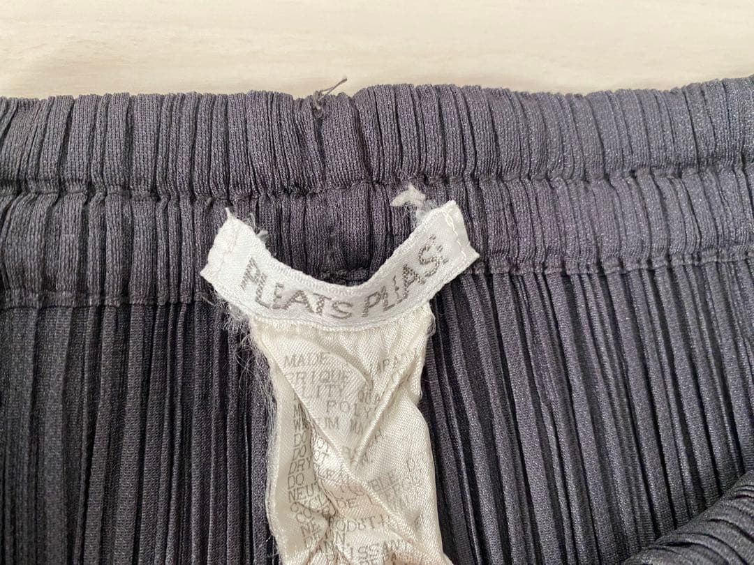 そ*う様 お値下げ　PLEATS PLEASE グレー ワイドパンツ