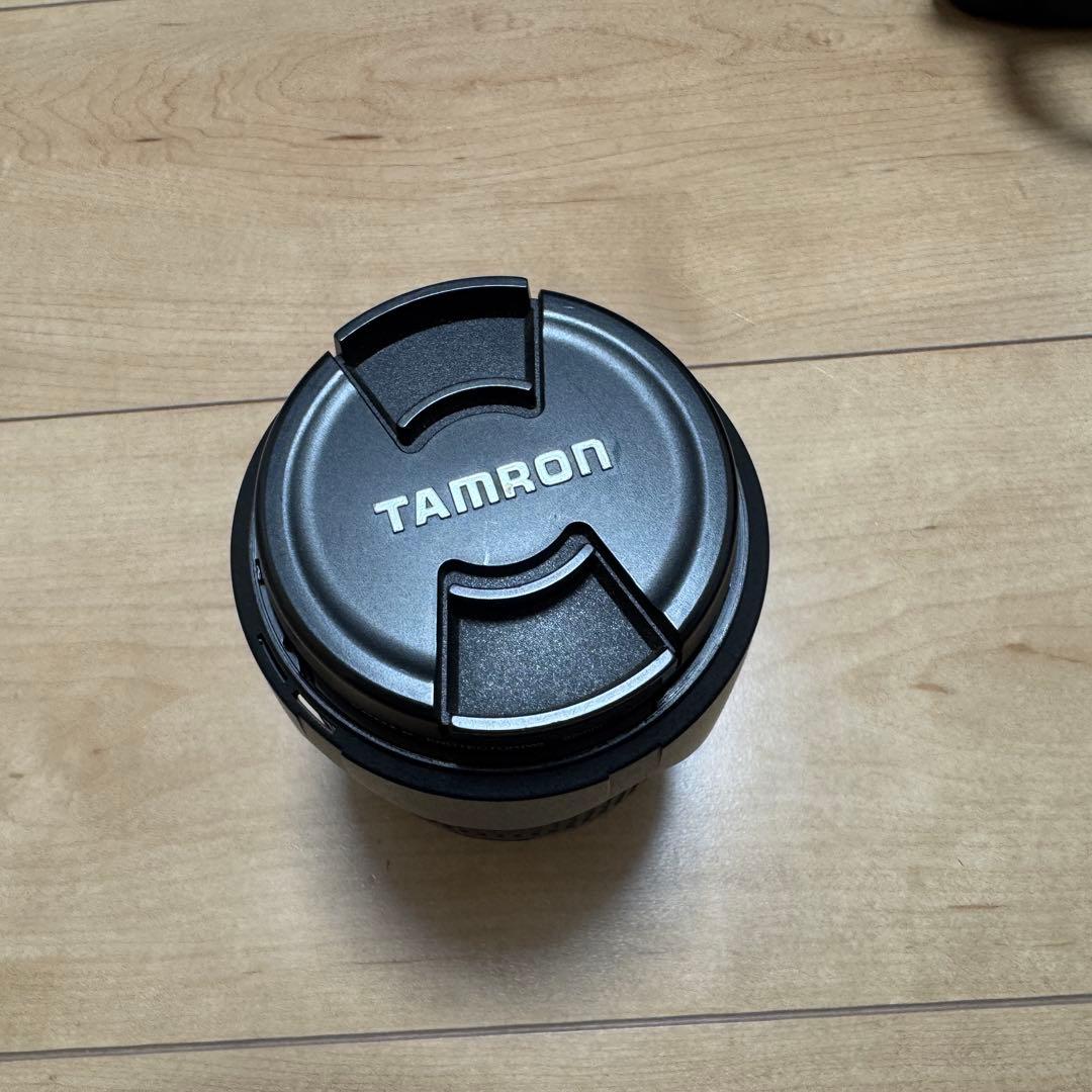 Nikon D5100 レンズ付き オマケ（タムロンレンズ）他バッグ