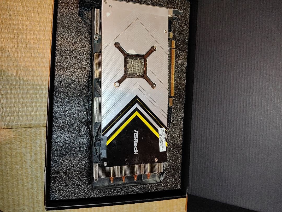 グラフィックボード・グラボ・ビデオカード ASRock rx5700xt