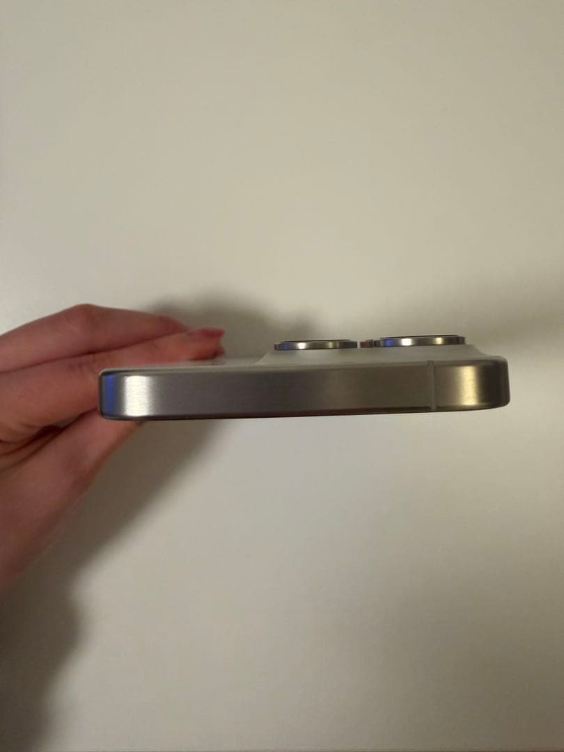 【美品】iPhone15pro本体(128GB)