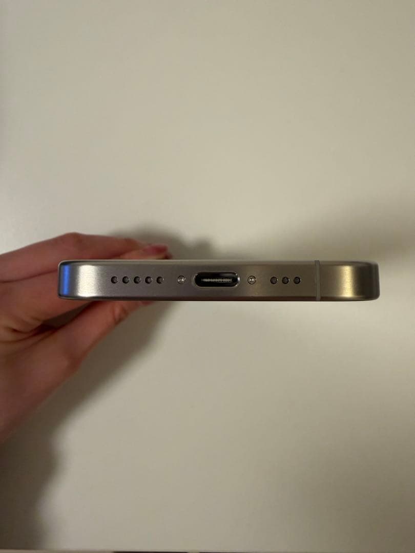 【美品】iPhone15pro本体(128GB)