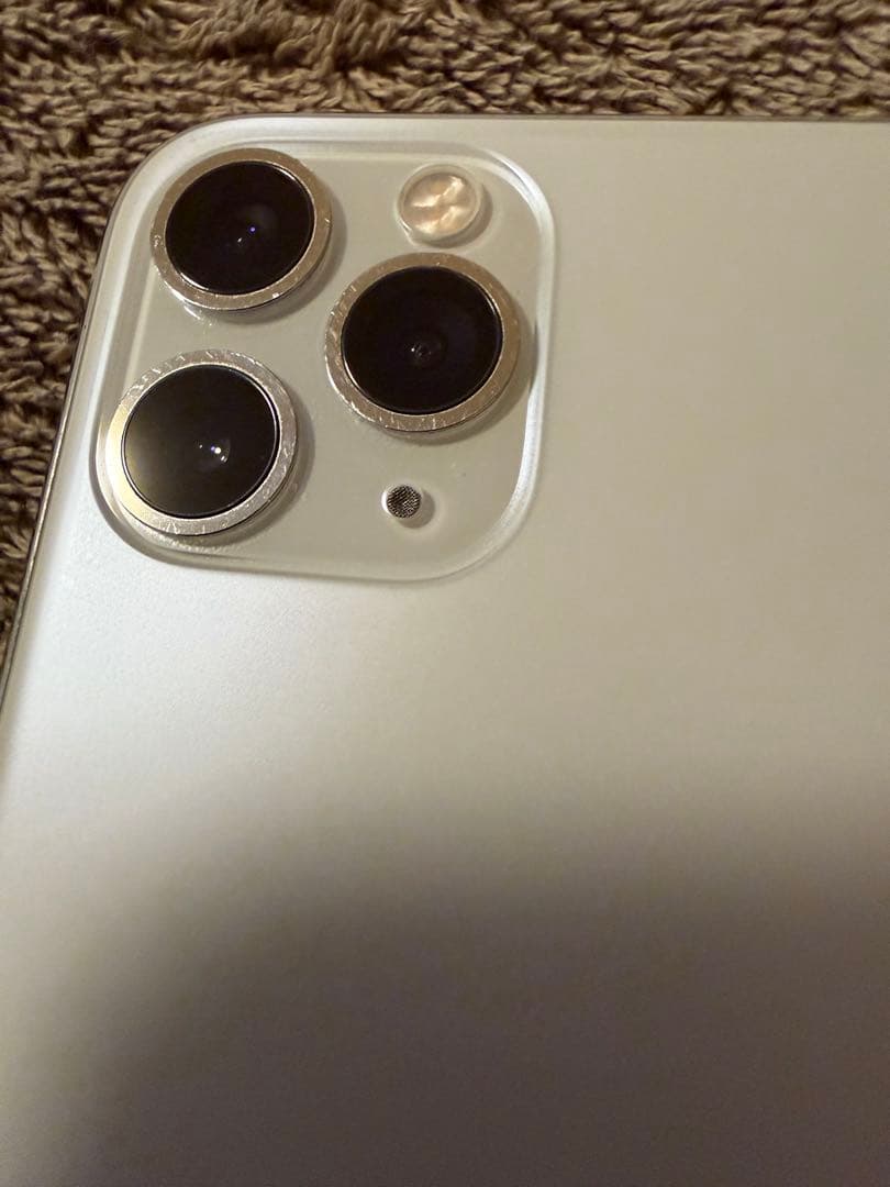 【中古】Apple iPhone 11 Pro Max 256GBシルバー 本体