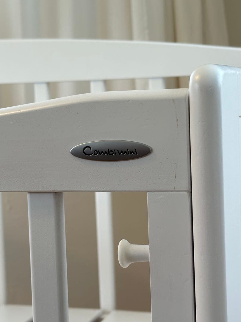 ホワイト　ベビーベッド　コンビミニ