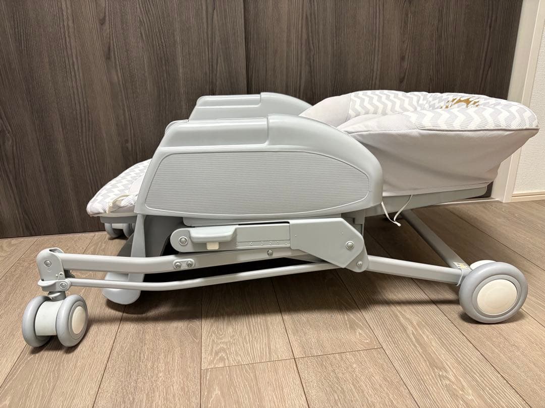 【匿名配送】アップリカ ハイローチェア 手動ユラリズム