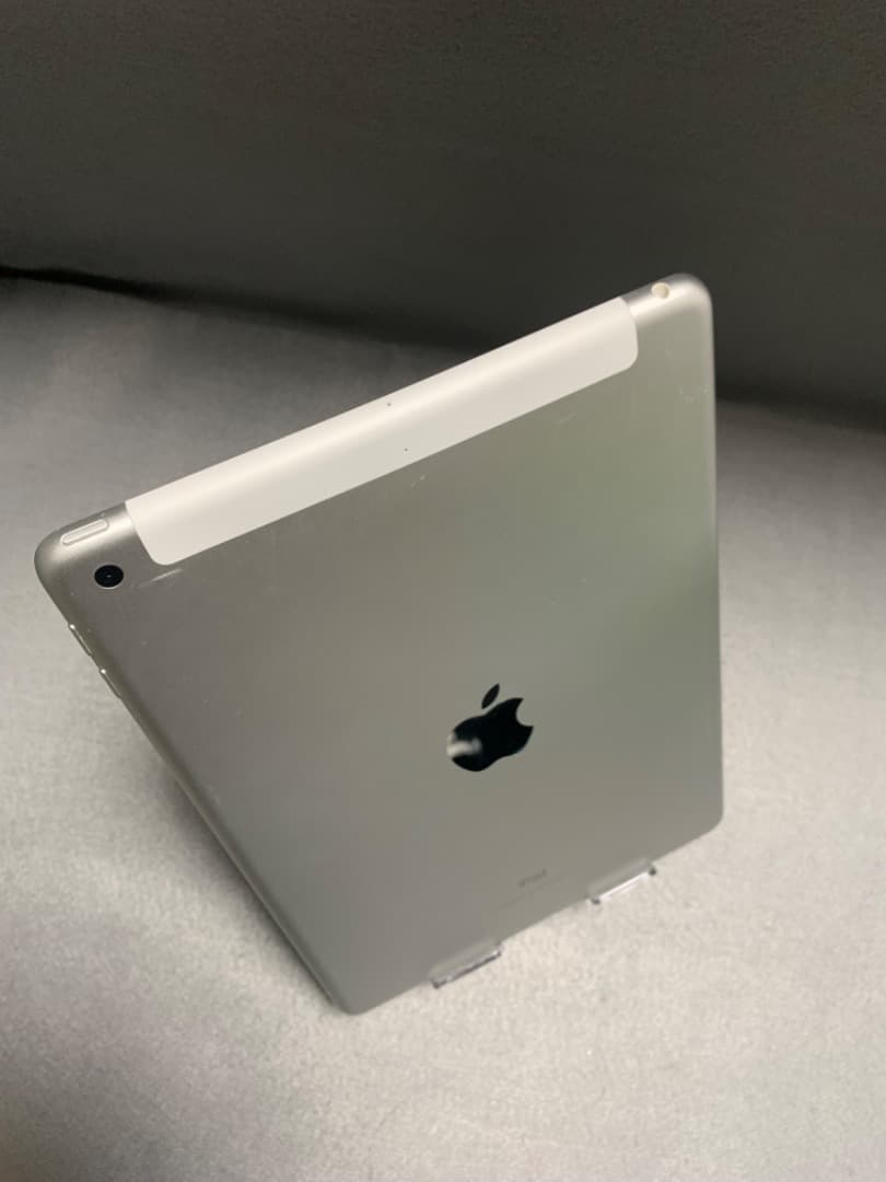 美品 国内版 Cellular版 SIMフリー iPad 第6世代 32GB