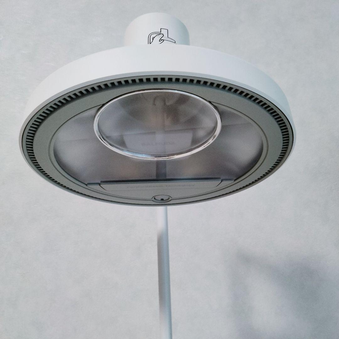 バルミューダ　デスクライト　ホワイト　 L01A-WH 655