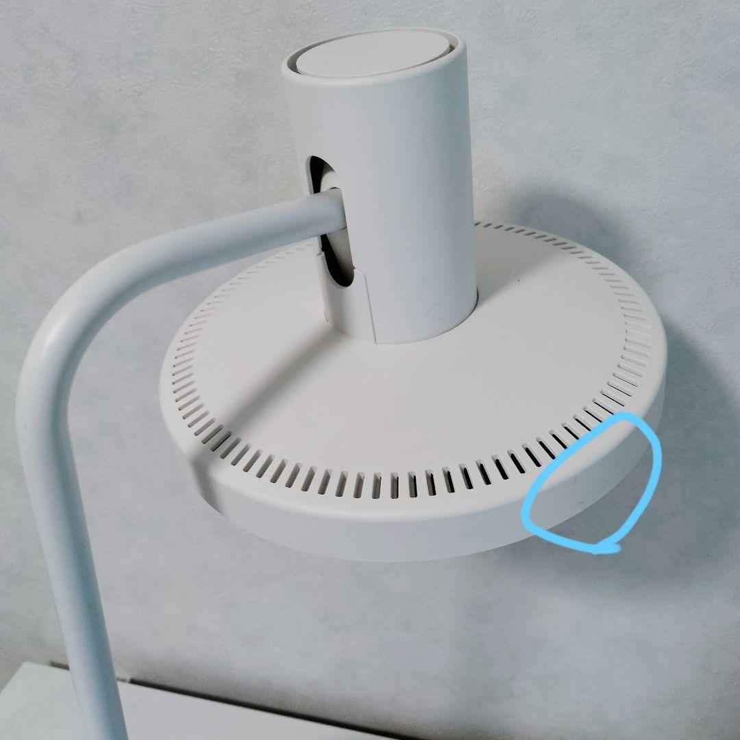 バルミューダ　デスクライト　ホワイト　 L01A-WH 655