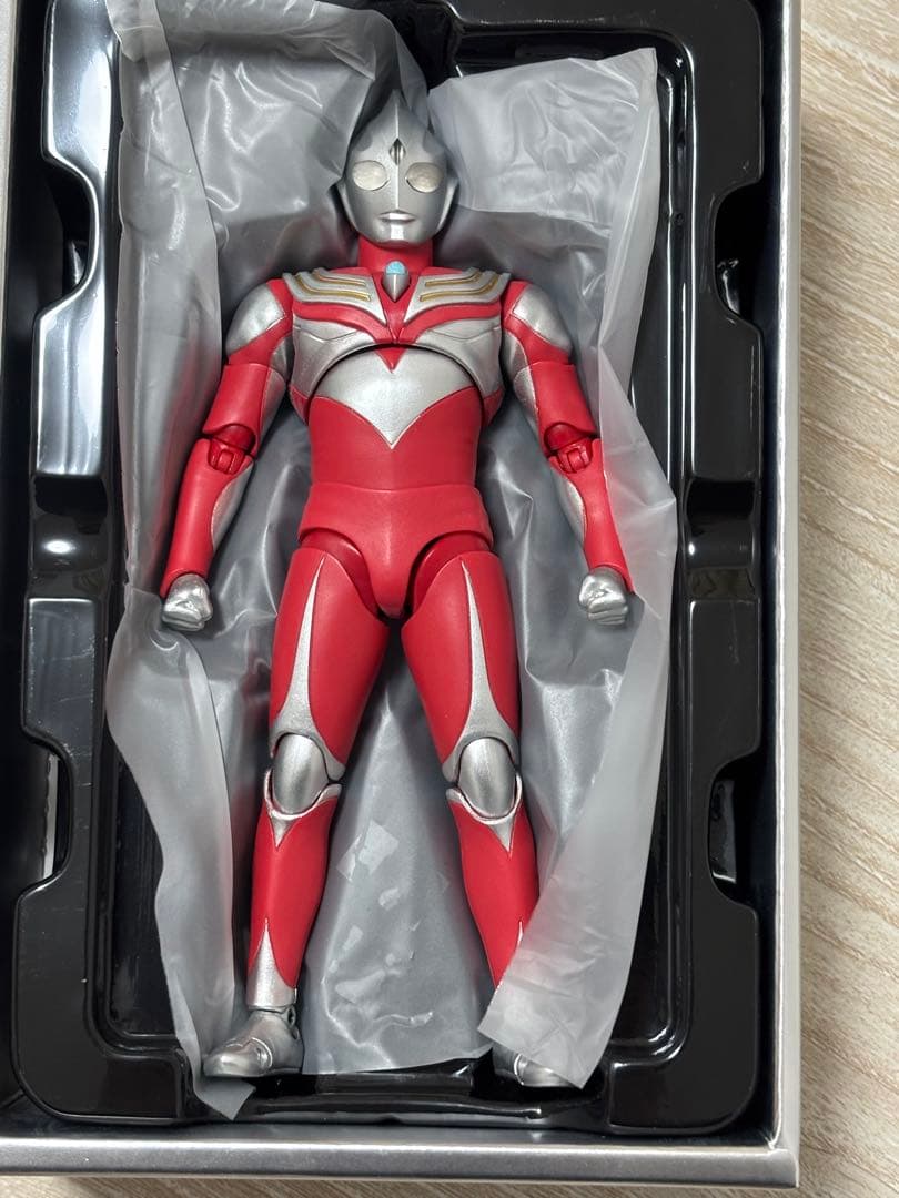 S.H.Figuarts（真骨彫製法）ウルトラマンティガ パワータイプ