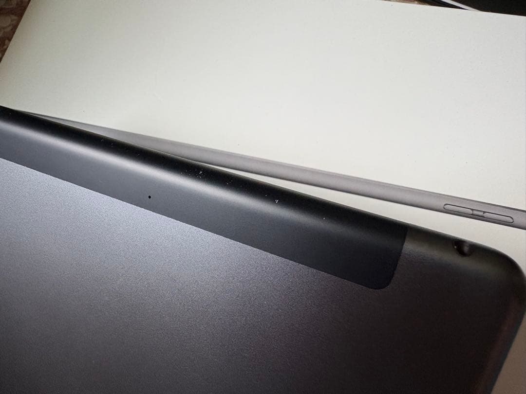 【早い者勝ち】iPad8 32GB SIMフリー