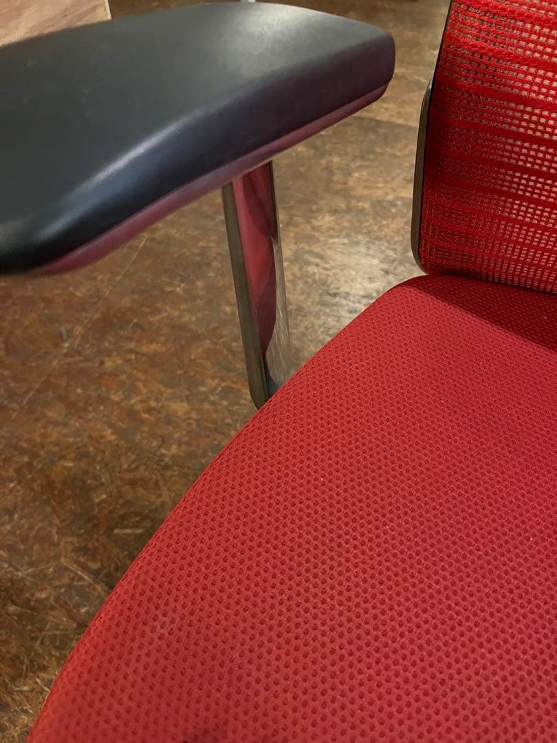 オカムラ コーラル ハイバック 背メッシュ レッド オフィスチェア