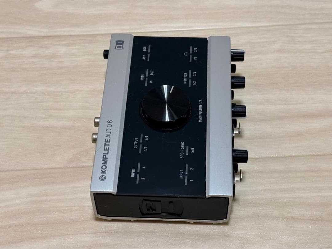 KOMPLETE AUDIO 6 動作確認済み