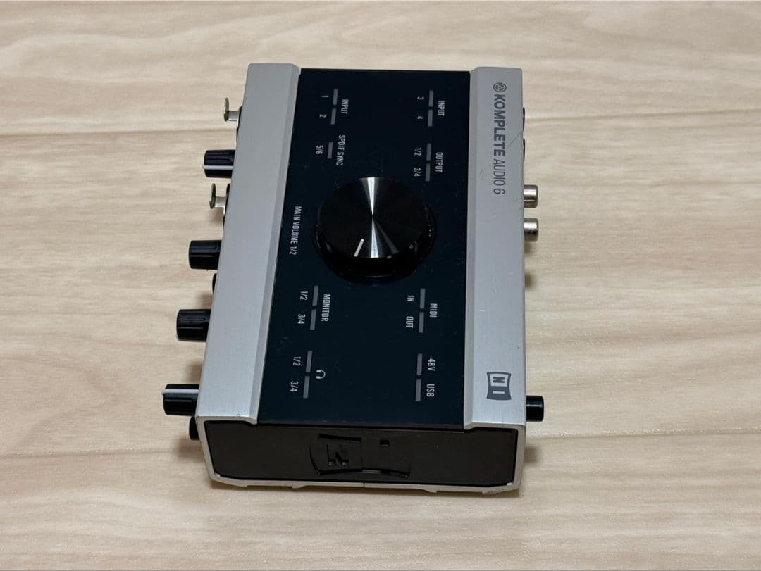 KOMPLETE AUDIO 6 動作確認済み