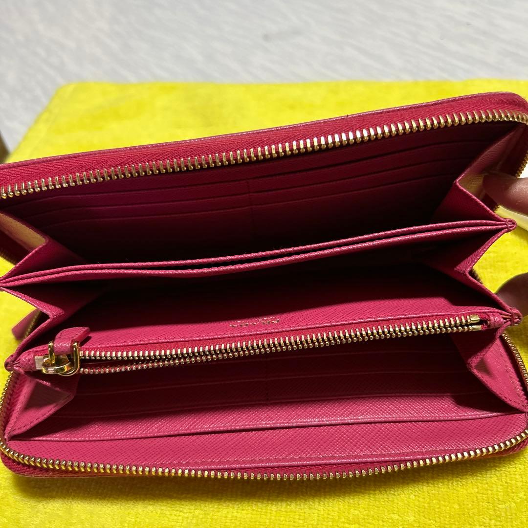 PRADA 長財布　サフィアーノ