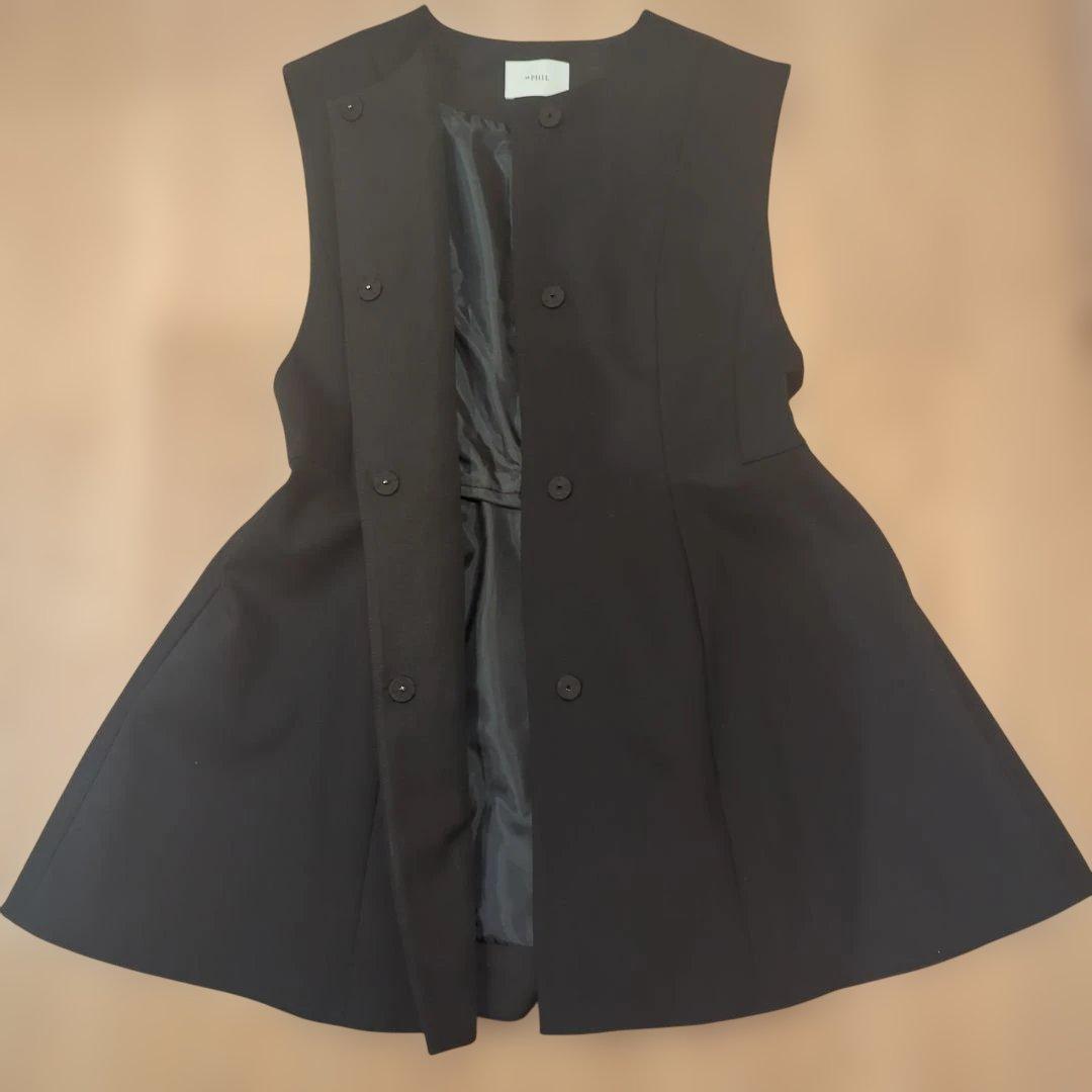 ルフィル ダブルクロスペプラムジレ ブラック