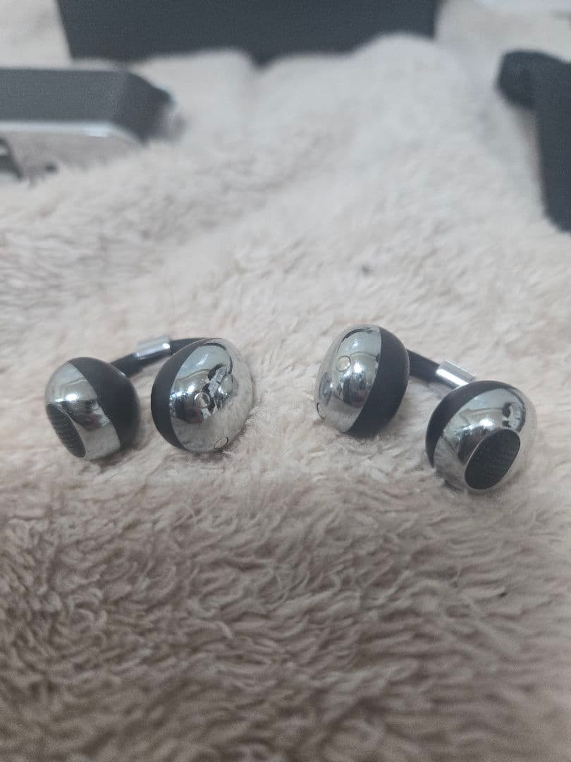 モダニティ BUTTONS CLIP シルバーブラック