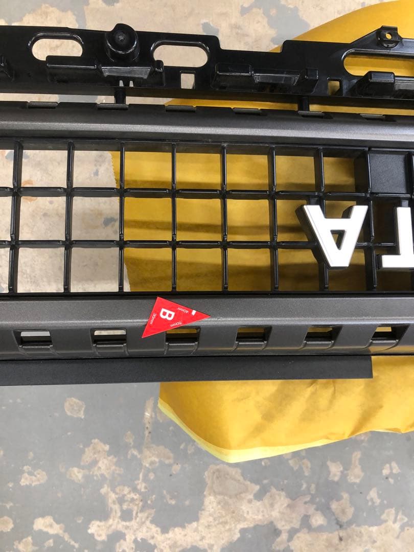 早い者勝ち‼️ランクル250‼️フロントグリル‼️