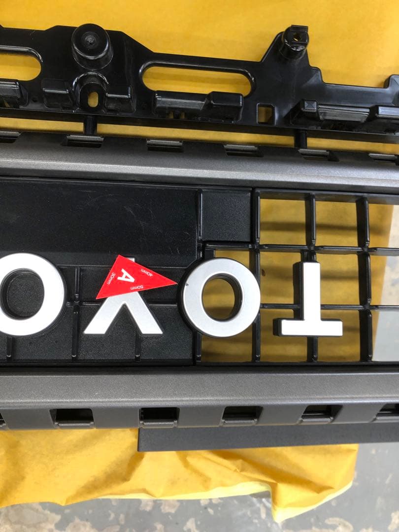 早い者勝ち‼️ランクル250‼️フロントグリル‼️