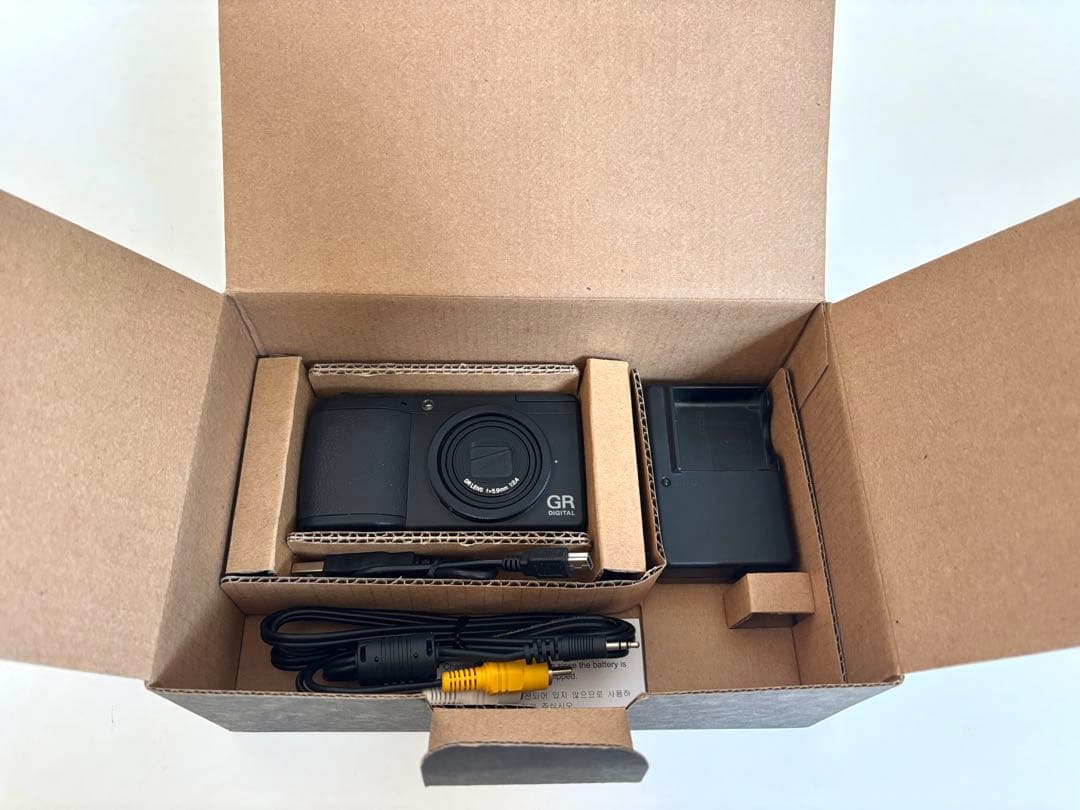 【美品】RICOH デジタルカメラGRII＋GRⅡコンプリートガイド付き