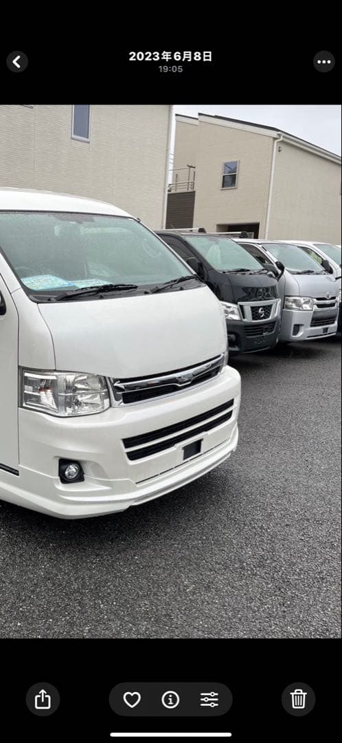 ハイエースワゴン　バッドフェイスボンネット