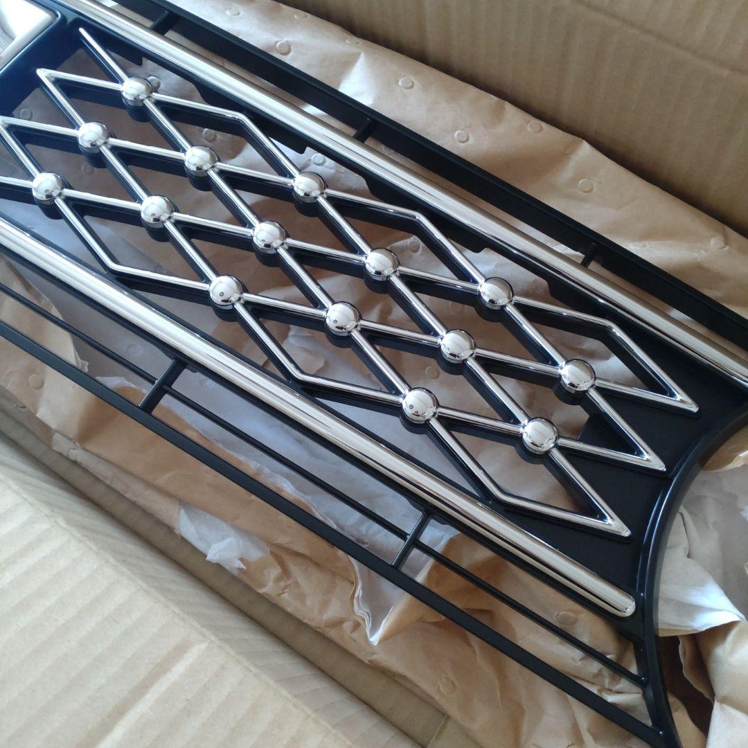 スズキ　Lapin ダイヤモンドグリル ウサギロゴ