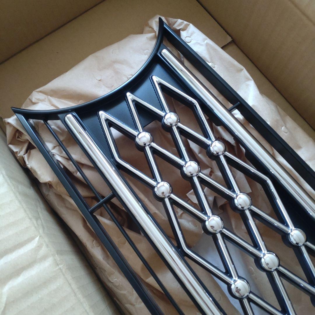 スズキ　Lapin ダイヤモンドグリル ウサギロゴ