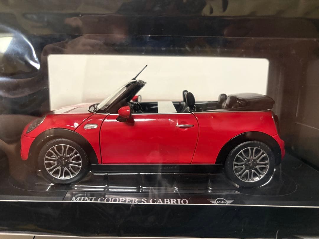 1/18 ミニクーパー S コンバーチブル レッド F57 ディーラー特注品