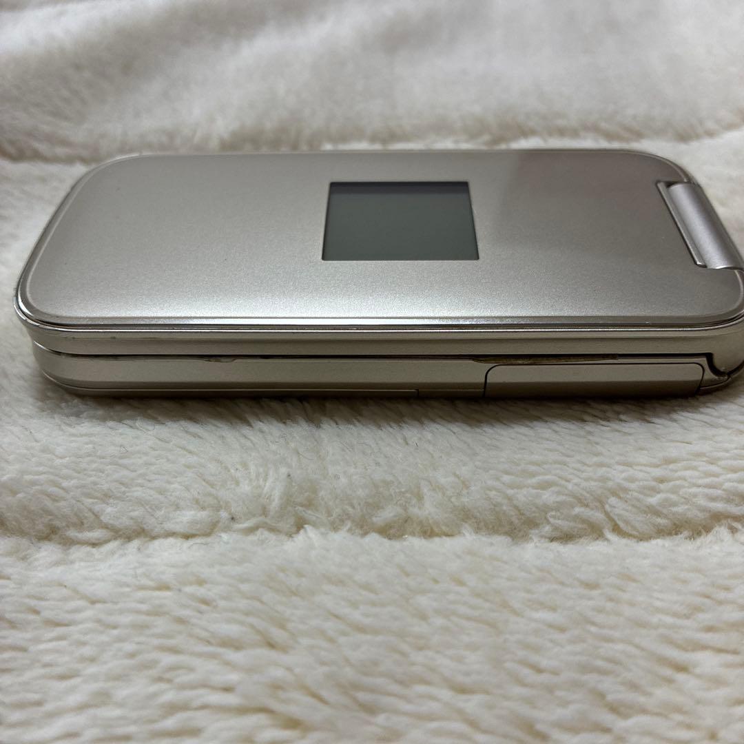 docomo ドコモ F-01G 折りたたみ式携帯電話　卓上充電器付き